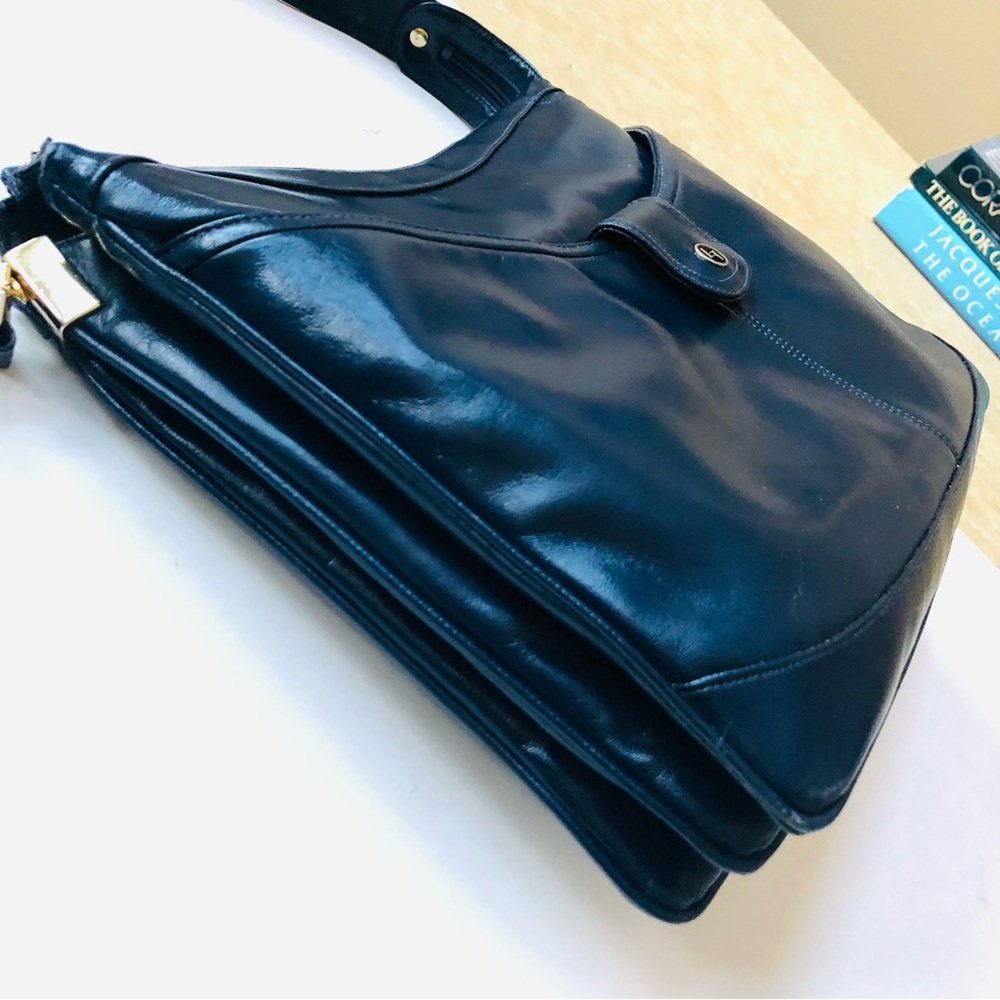 Lou Taylor Vintage Smooth Leather Shoulder Bag in Exquisite Condition. Deep Blue - Picture 7 of 16